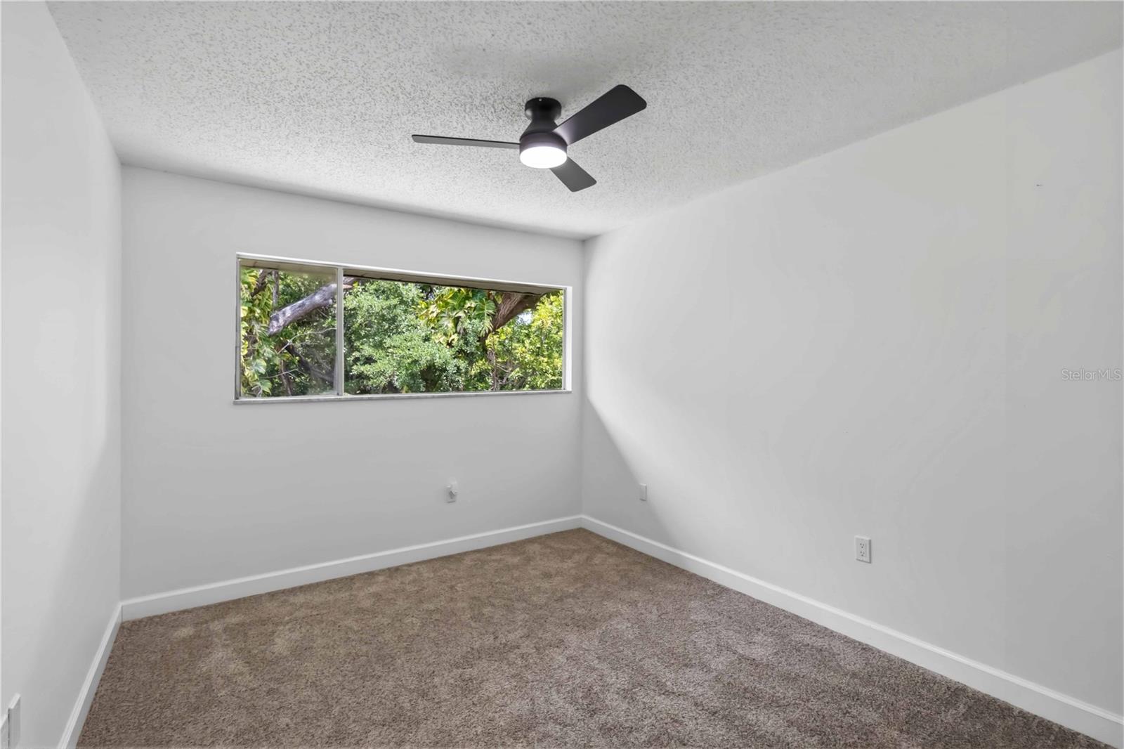 Image 28 of 37 For 1125 Longfellow Way 125-b
