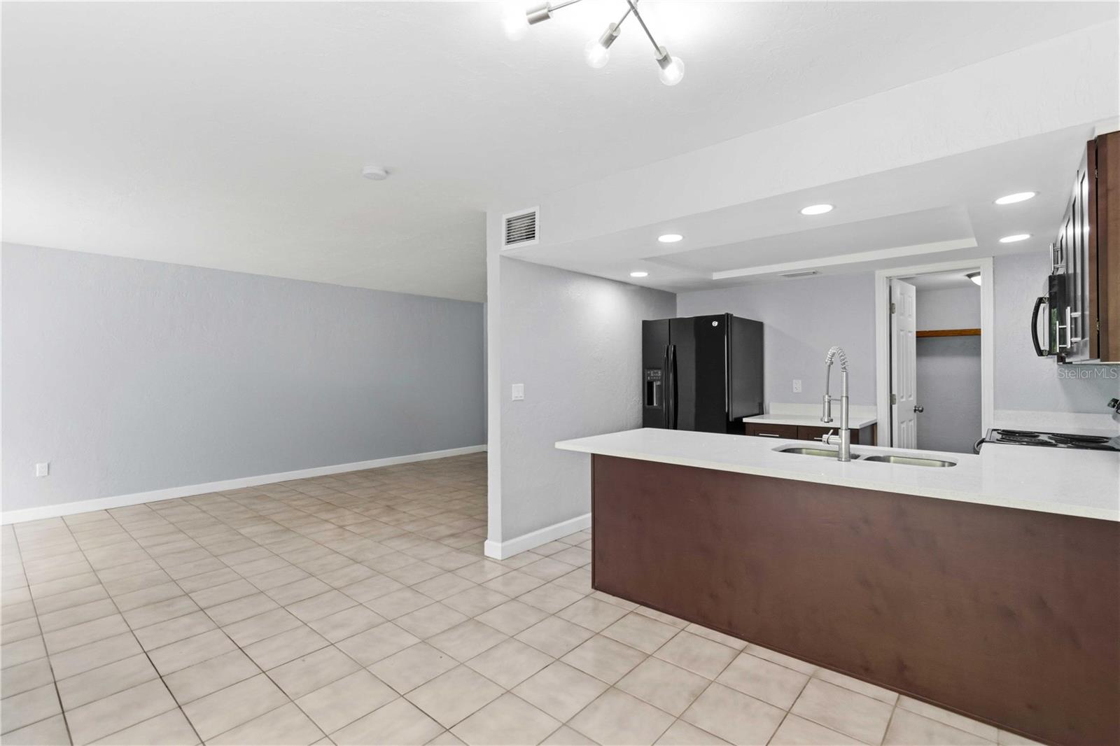 Image 8 of 37 For 1125 Longfellow Way 125-b