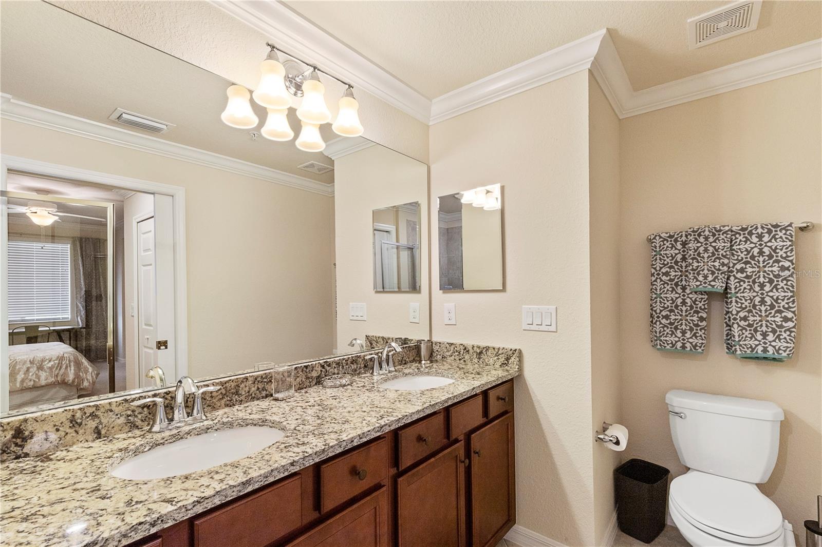 Image 17 of 48 For 5558 Palmer Circle 105