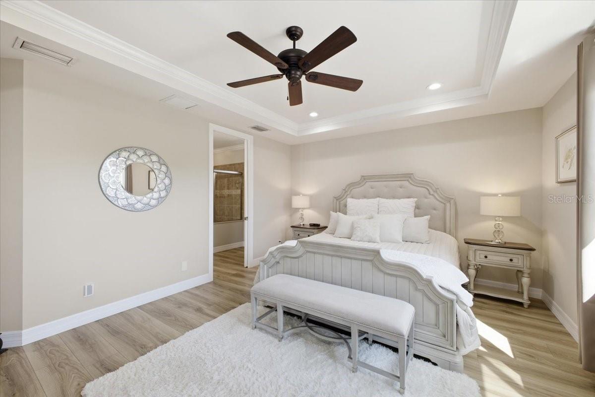 Listing photo id 10 for 6143 Belina Court