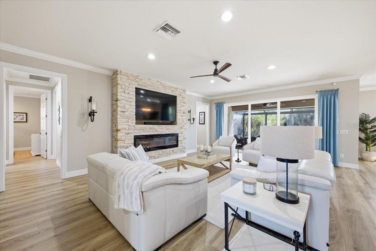 Listing photo id 0 for 6143 Belina Court