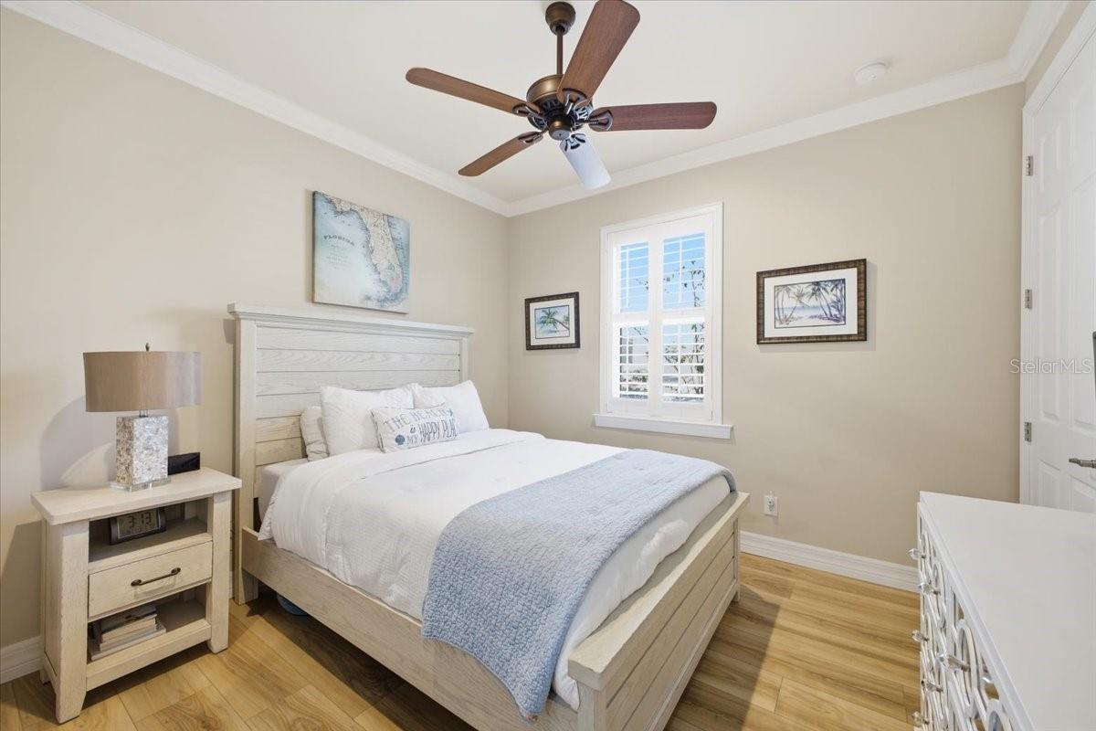 Listing photo id 18 for 6143 Belina Court