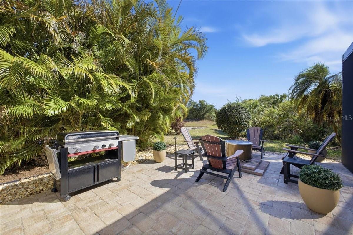 Listing photo id 22 for 6143 Belina Court