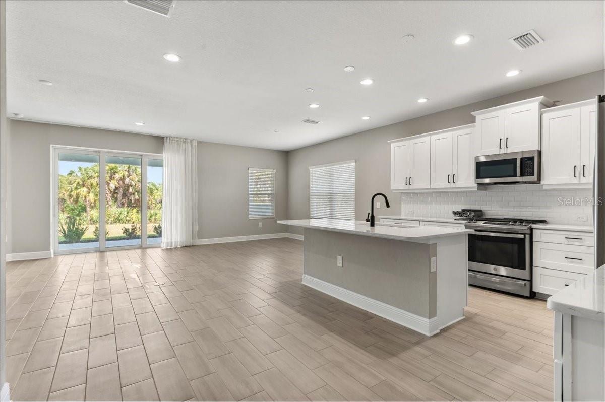Image 14 of 60 For 10214 Crystal Isles Circle