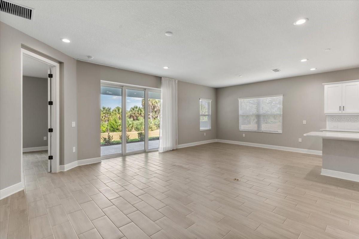 Image 20 of 60 For 10214 Crystal Isles Circle