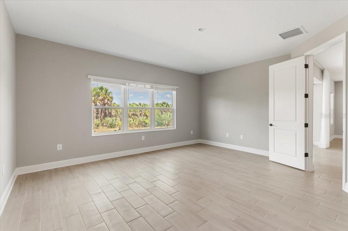 Image 22 of 60 For 10214 Crystal Isles Circle