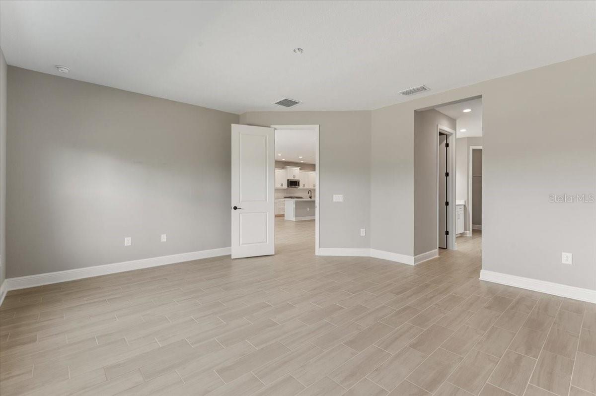 Image 23 of 60 For 10214 Crystal Isles Circle