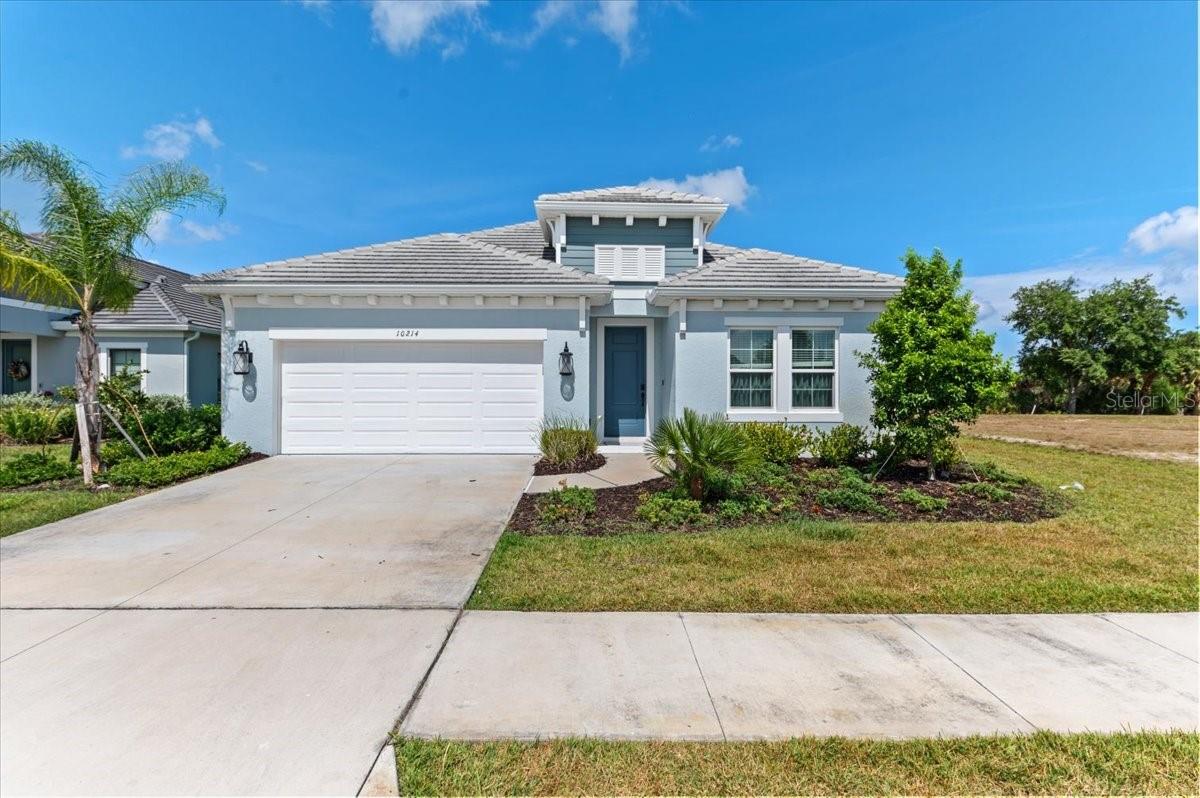 Image 4 of 60 For 10214 Crystal Isles Circle