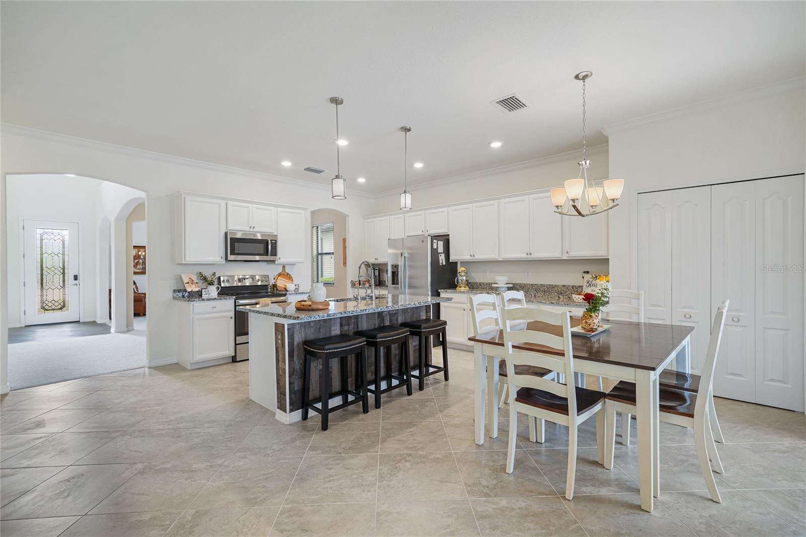 Image 10 of 46 For 517 Mimosa Court
