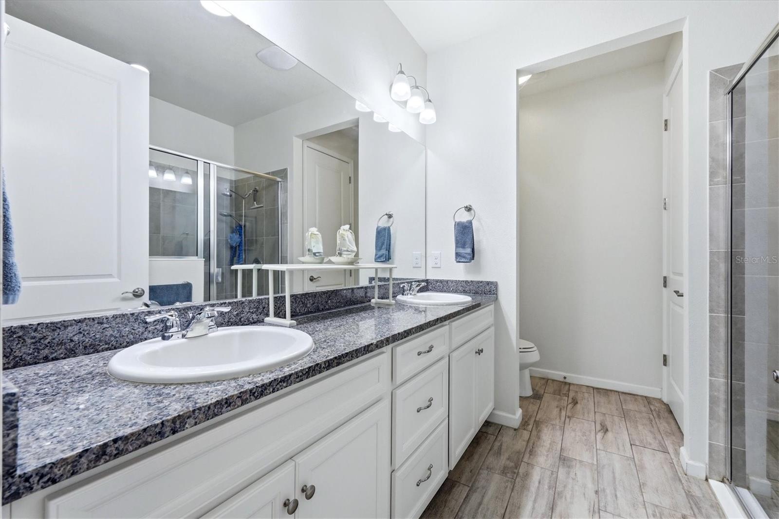 Image 19 of 44 For 5721 Silverbridge Trail