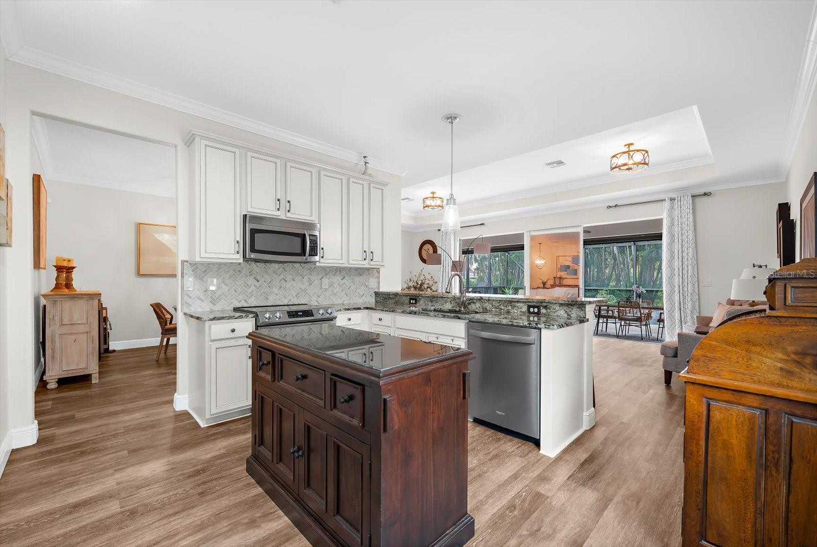 Image 11 of 66 For 342 River Enclave Court