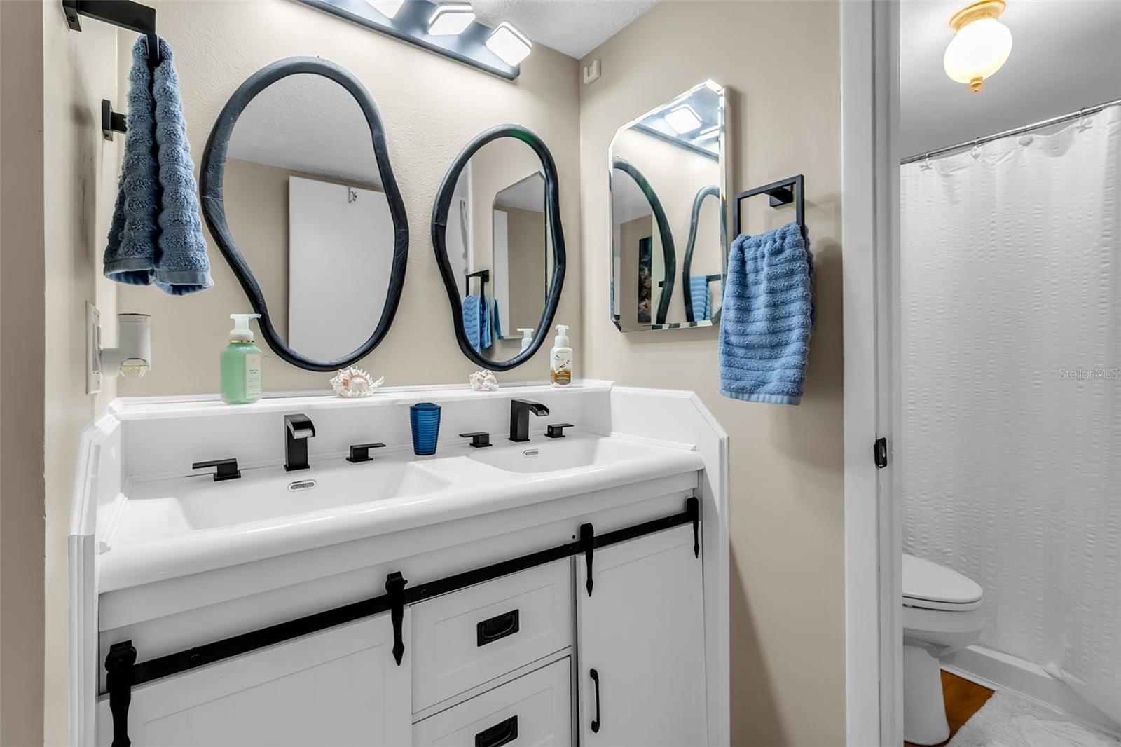 Image 23 of 37 For 4210 Ironwood Circle 403j