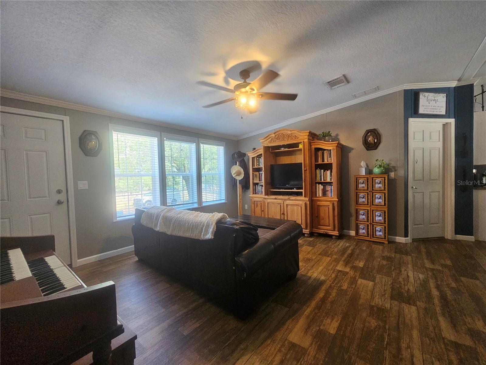 Image 4 of 55 For 9172 Quivira Road