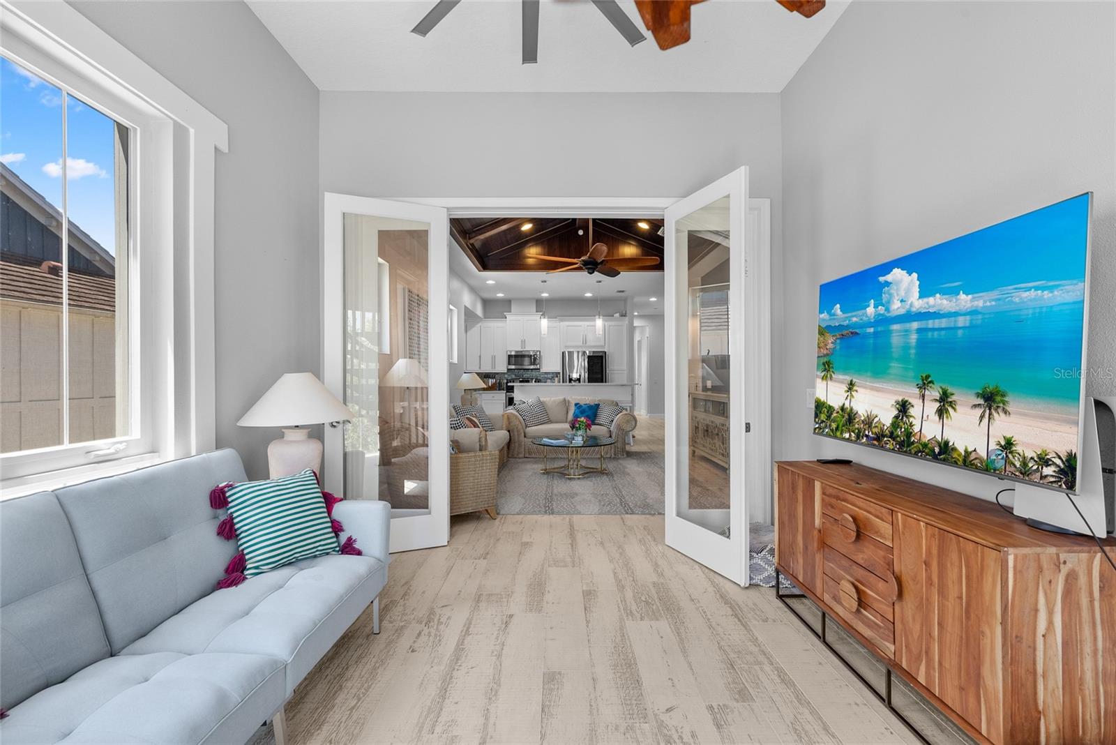 Listing photo id 8 for 319 Compass Point Drive 201