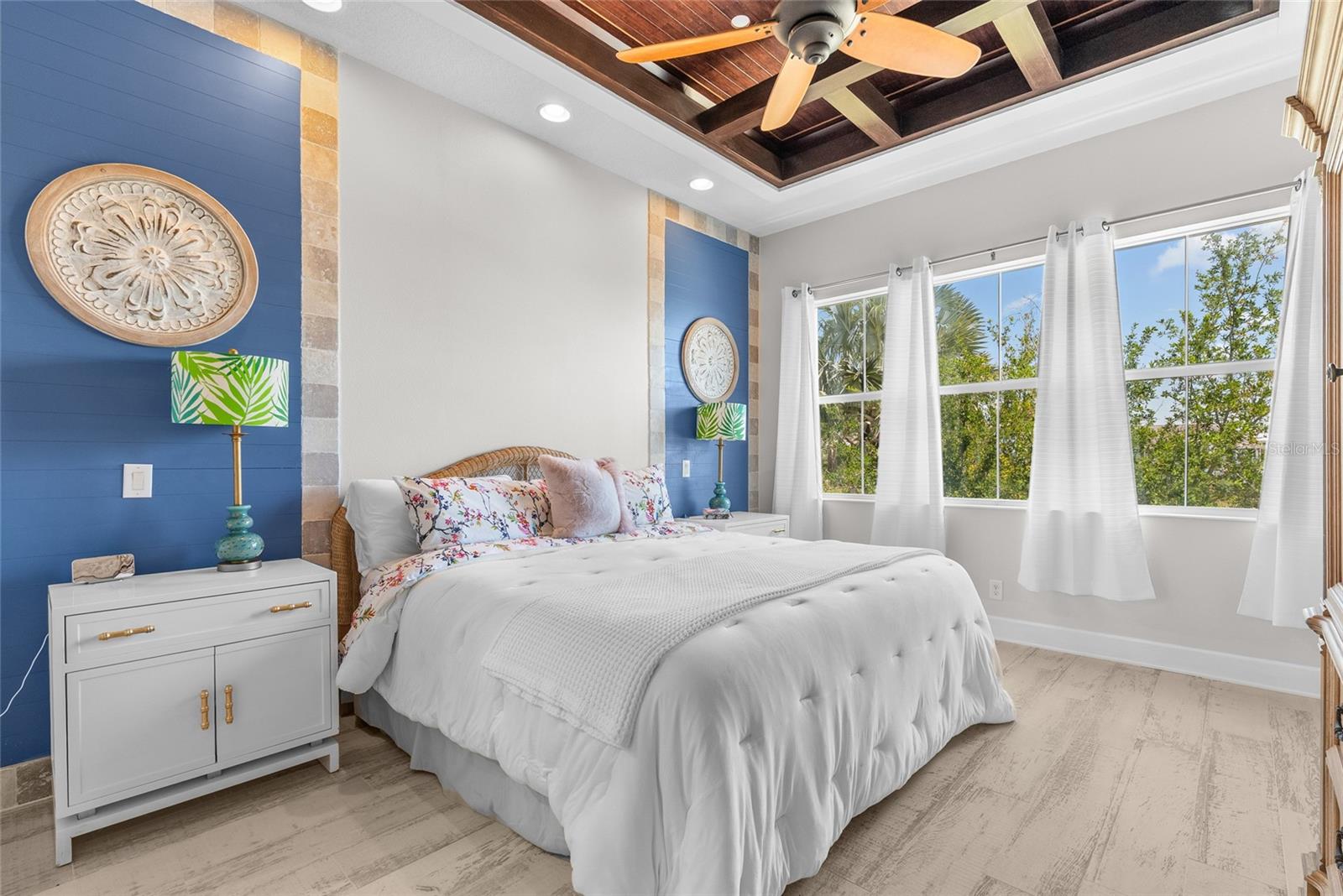 Listing photo id 9 for 319 Compass Point Drive 201