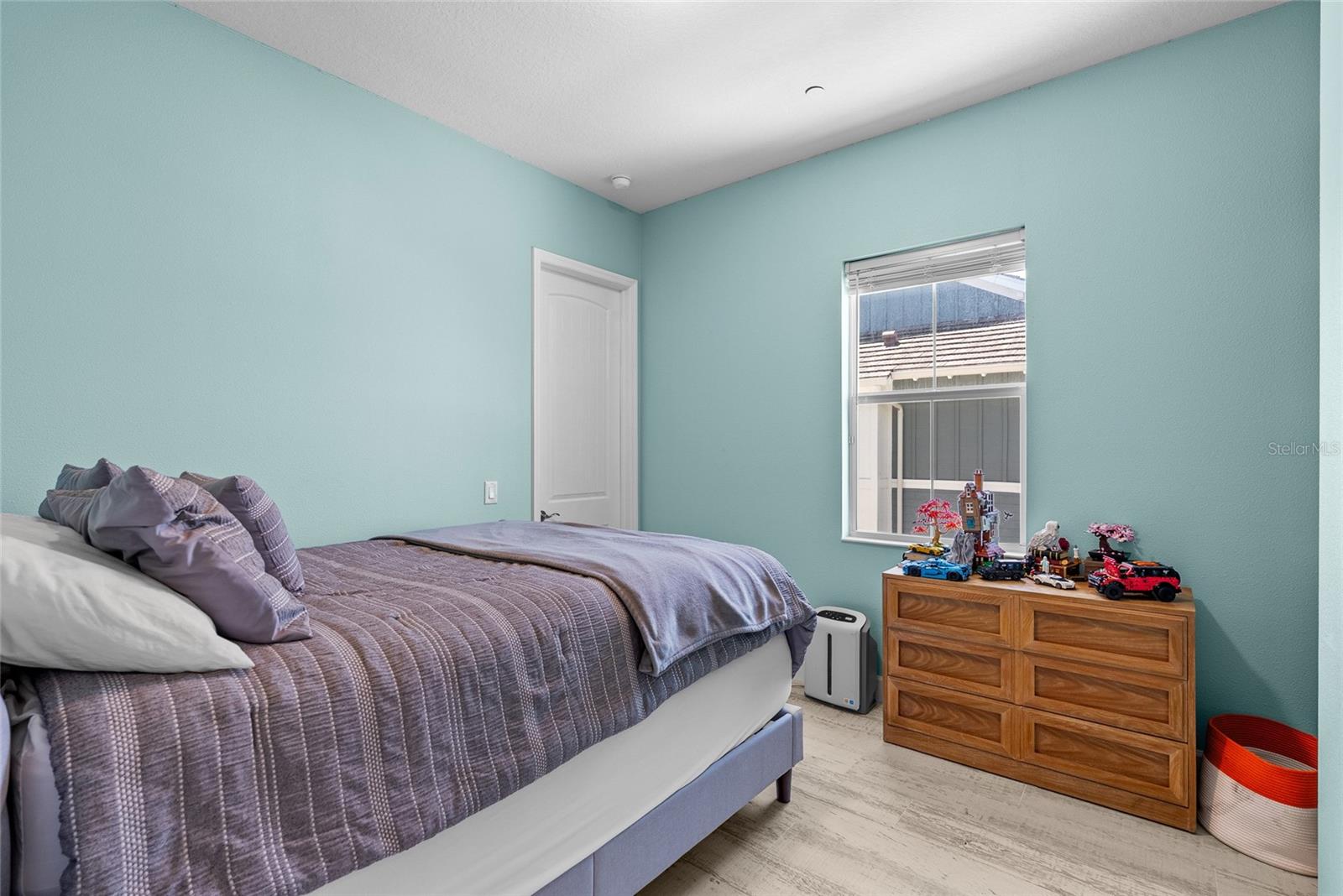 Listing photo id 16 for 319 Compass Point Drive 201