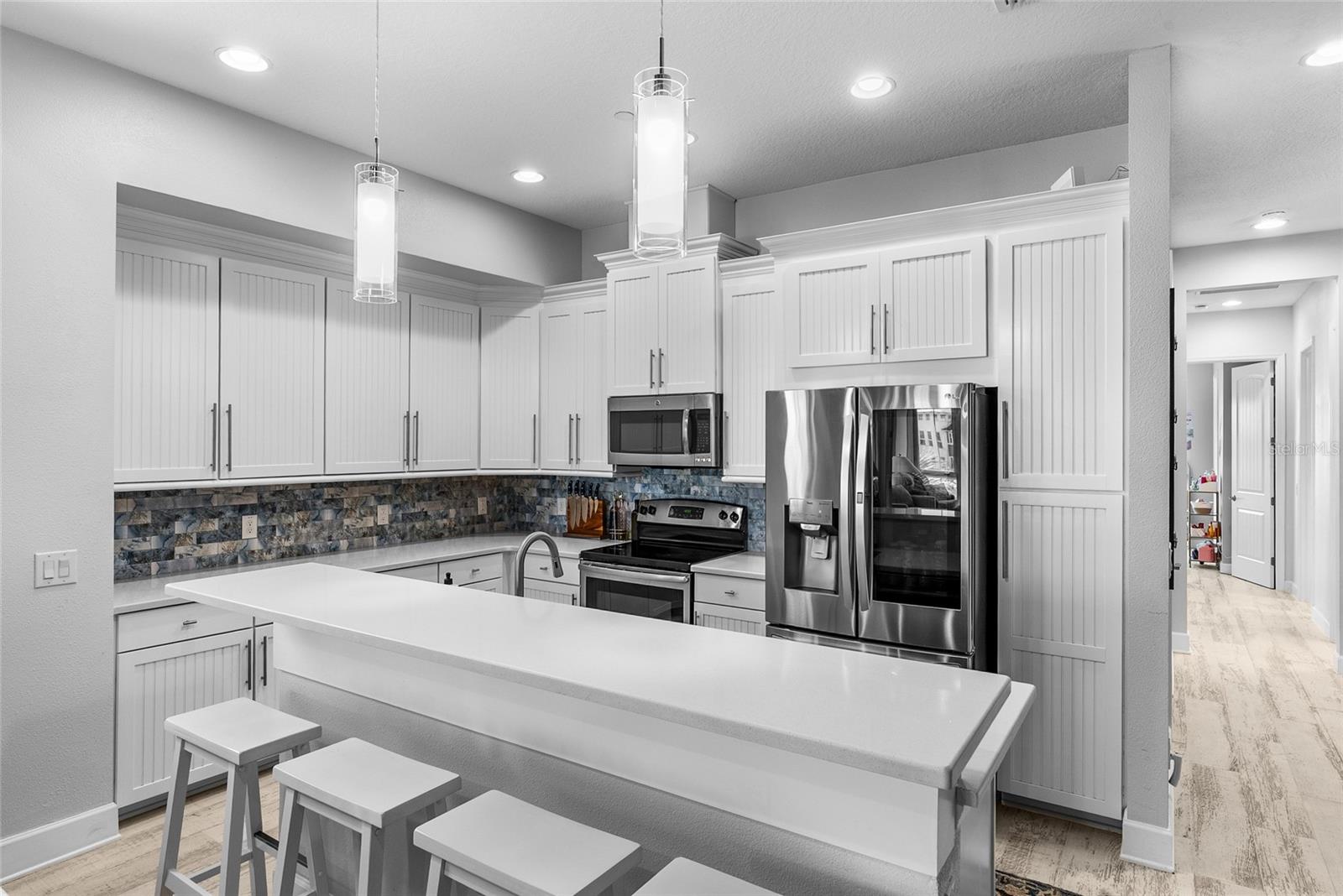 Listing photo id 0 for 319 Compass Point Drive 201