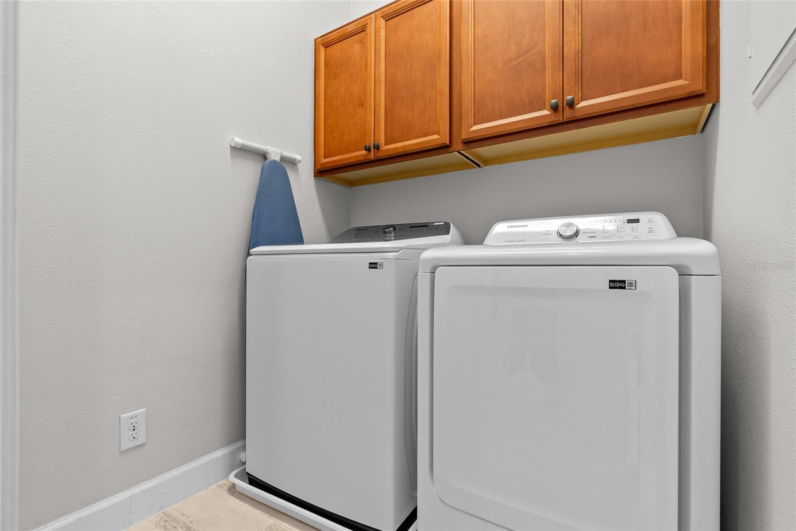 Listing photo id 23 for 319 Compass Point Drive 201