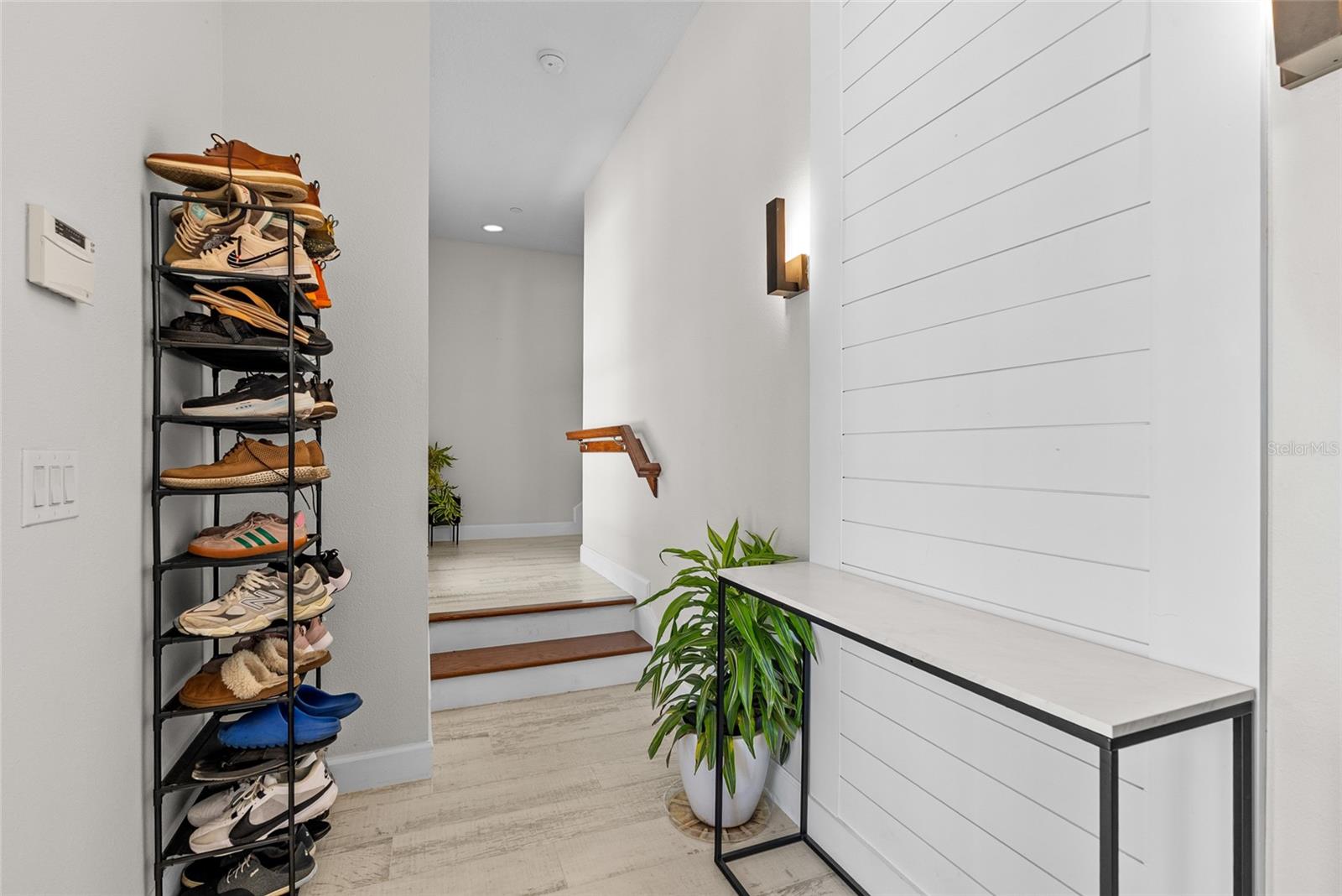 Listing photo id 25 for 319 Compass Point Drive 201