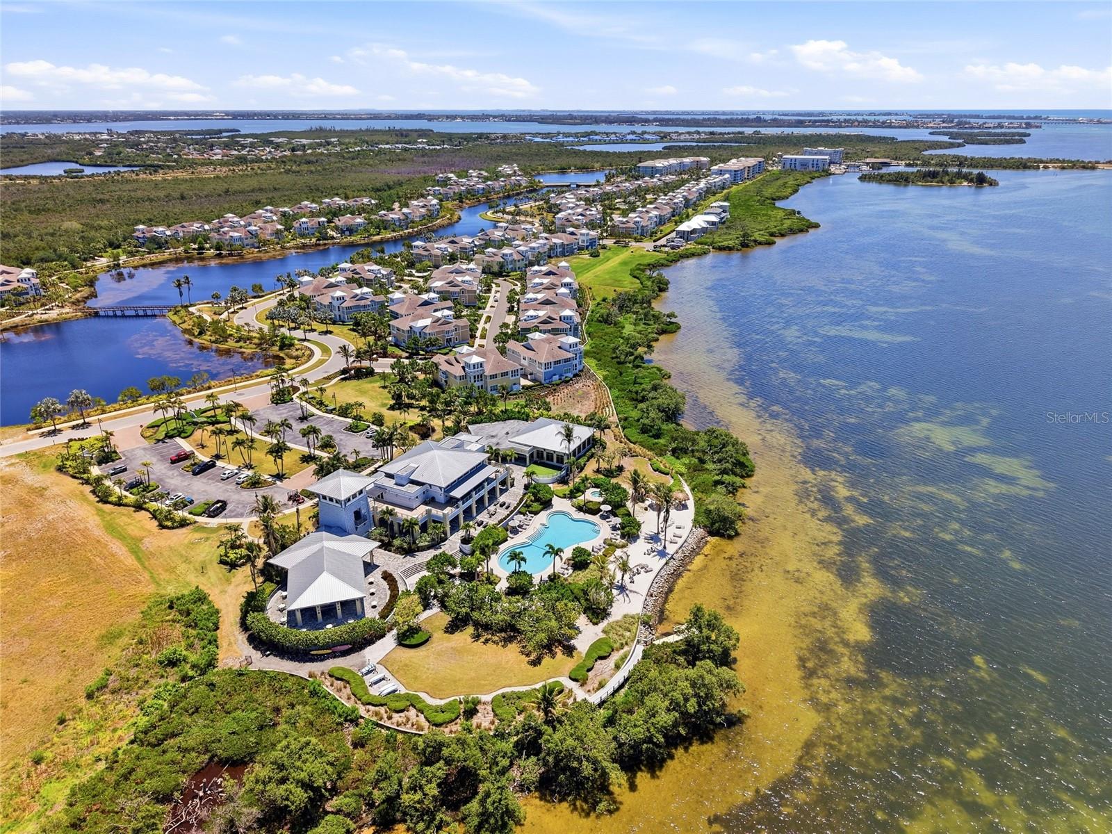 Listing photo id 42 for 319 Compass Point Drive 201