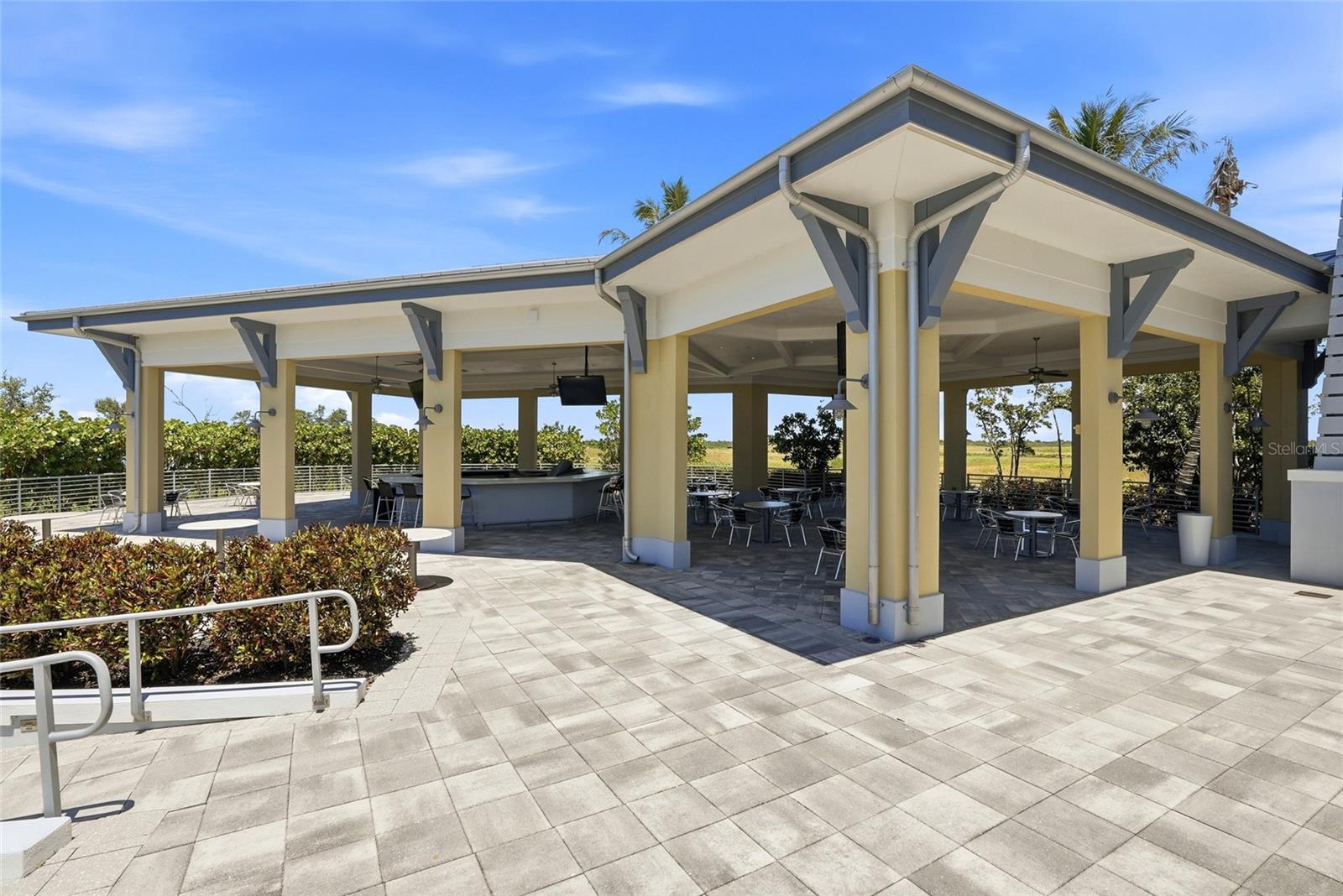Listing photo id 50 for 319 Compass Point Drive 201