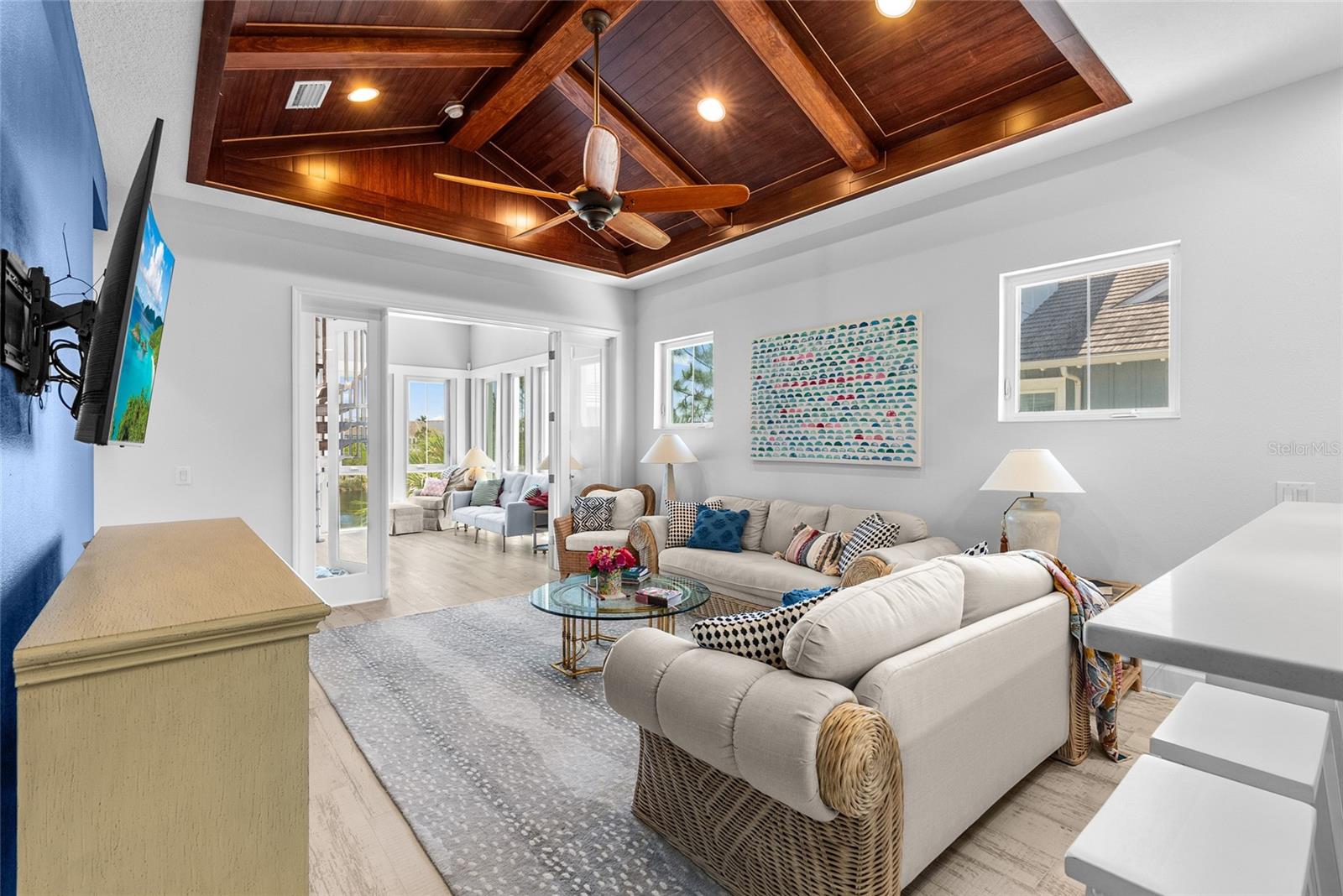 Listing photo id 4 for 319 Compass Point Drive 201