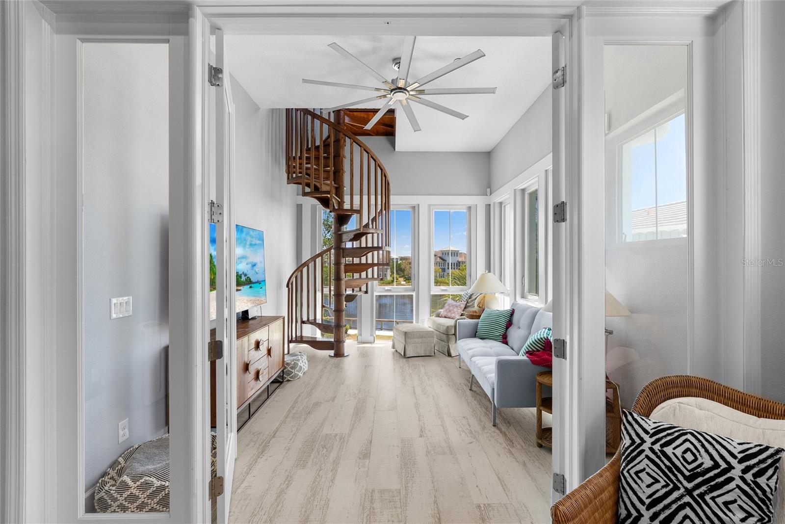 Listing photo id 7 for 319 Compass Point Drive 201