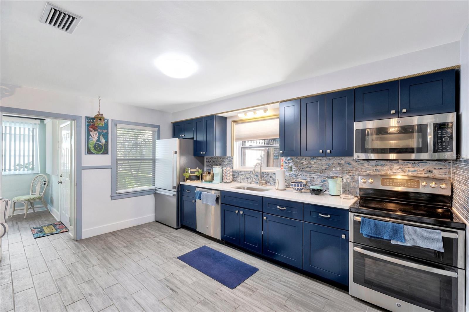 Image 11 of 40 For 340 78th Avenue