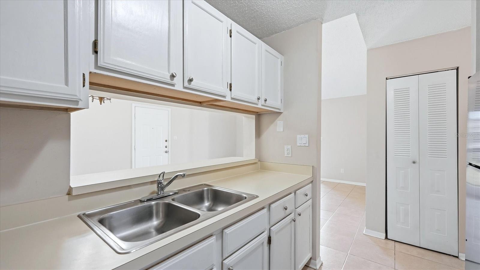 Image 14 of 47 For 4033 Crockers Lake Boulevard 28