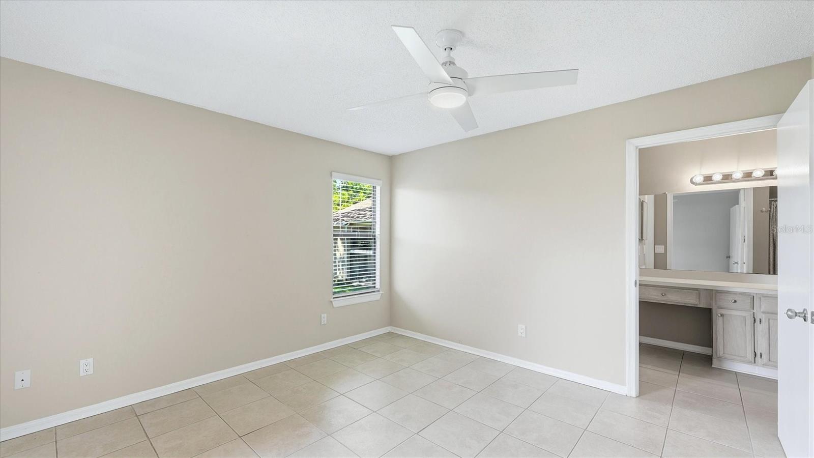 Image 15 of 47 For 4033 Crockers Lake Boulevard 28