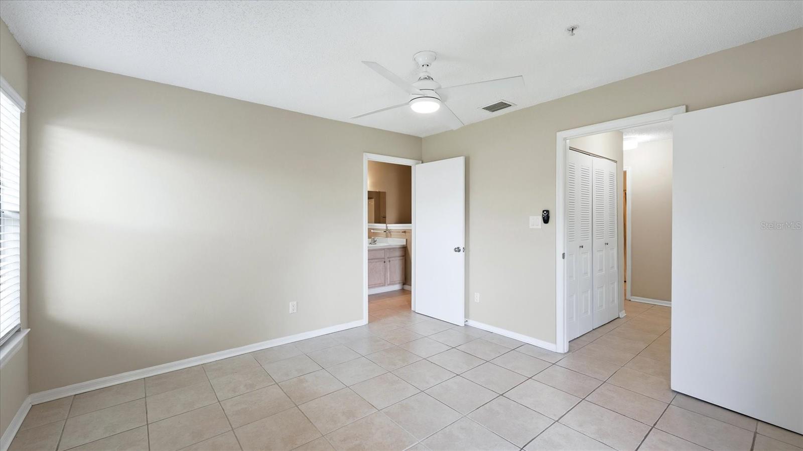 Image 17 of 47 For 4033 Crockers Lake Boulevard 28