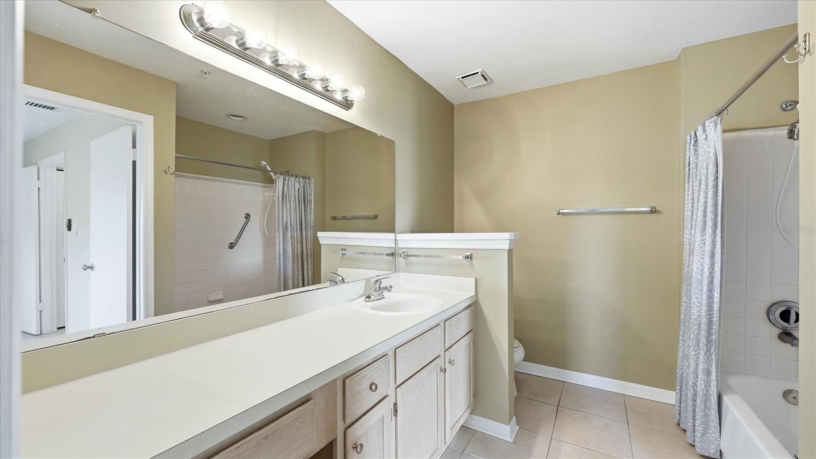 Image 21 of 47 For 4033 Crockers Lake Boulevard 28