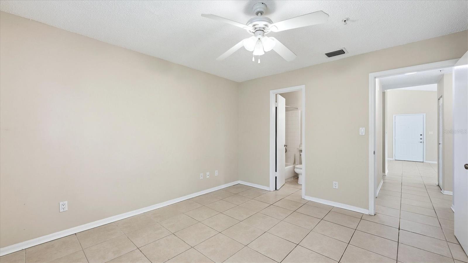 Image 25 of 47 For 4033 Crockers Lake Boulevard 28