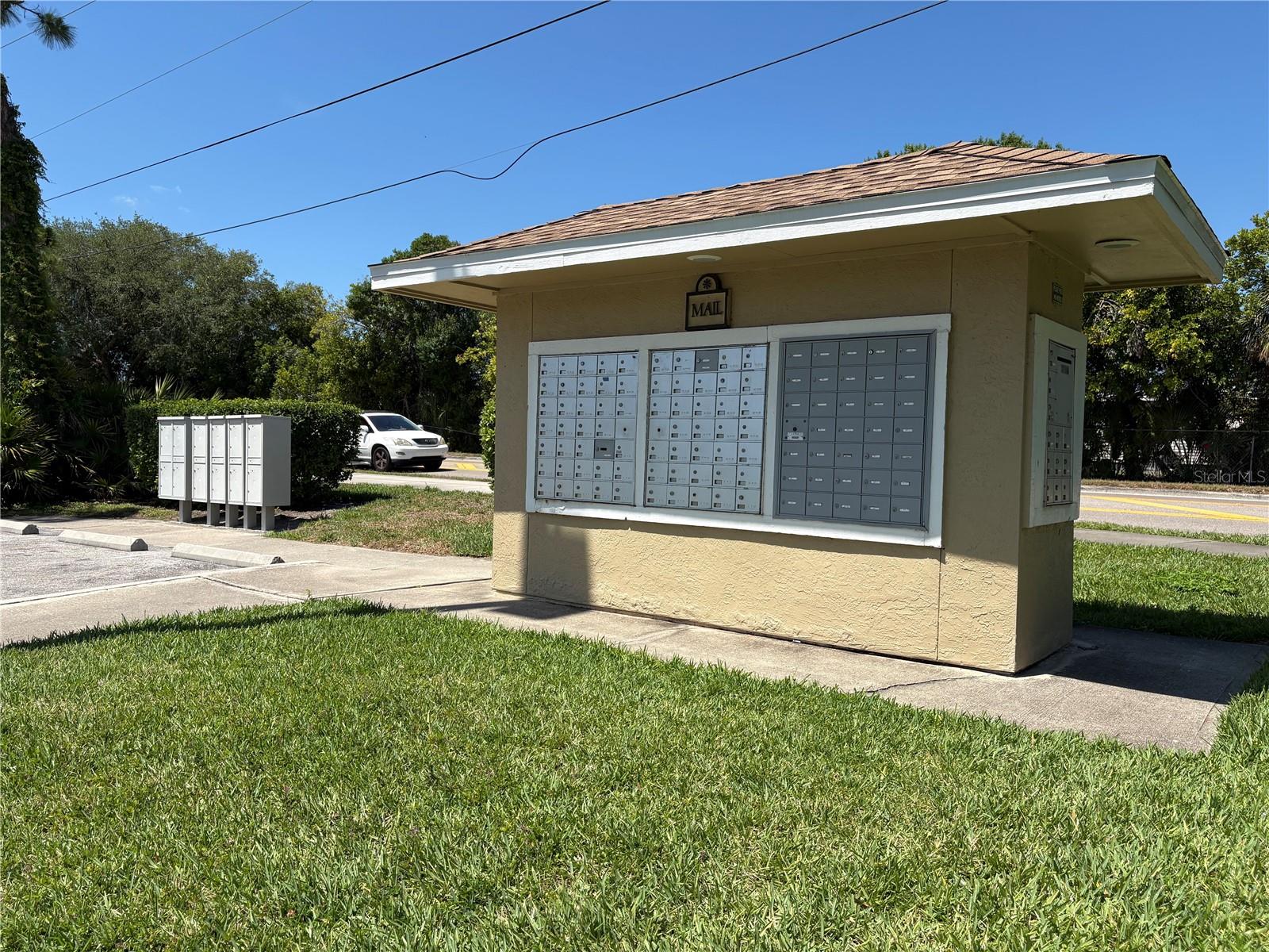 Image 31 of 47 For 4033 Crockers Lake Boulevard 28