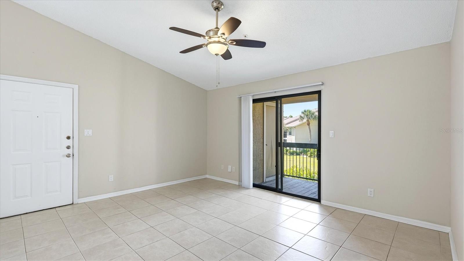 Image 7 of 47 For 4033 Crockers Lake Boulevard 28