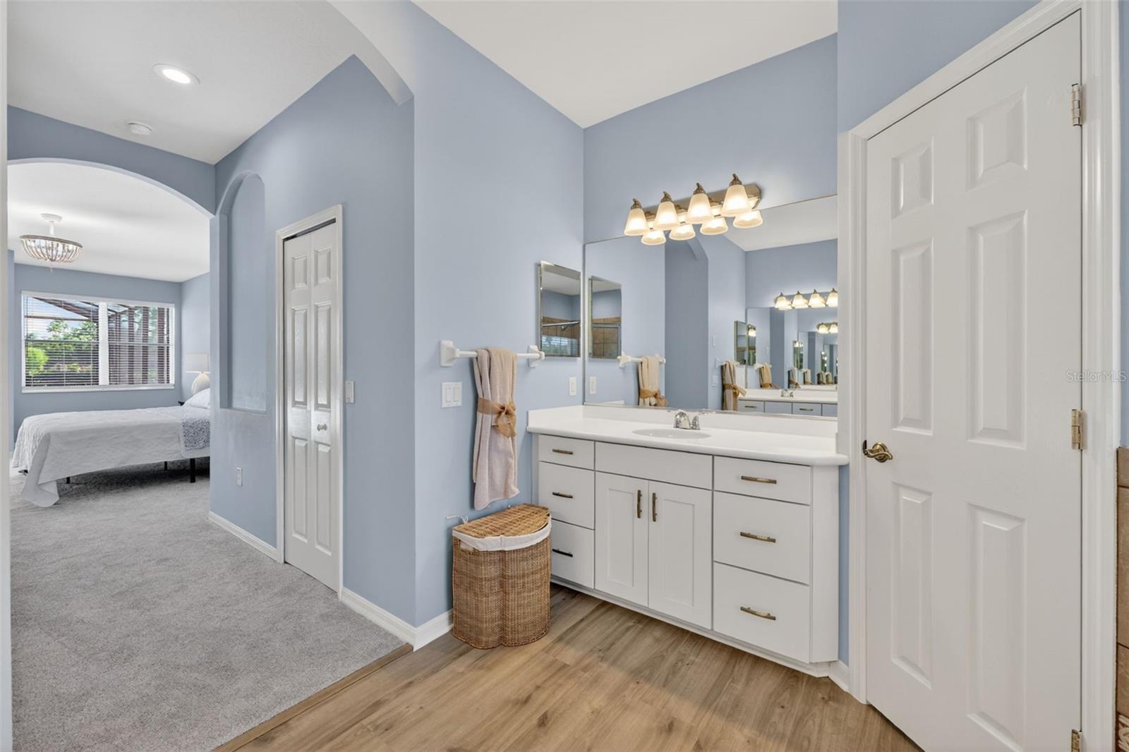 Listing photo id 12 for 13332 Purple Finch Cir