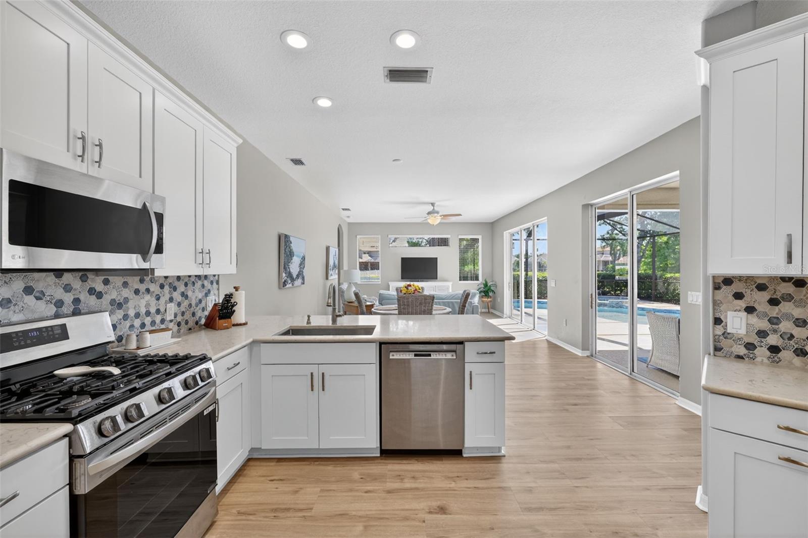 Listing photo id 14 for 13332 Purple Finch Cir