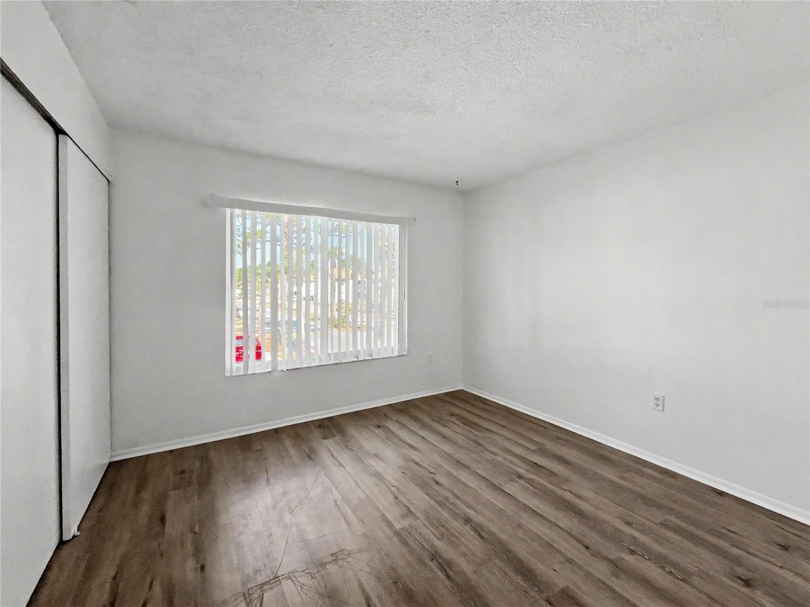 Image 11 of 22 For 2752 Hidden Lake Boulevard 2752