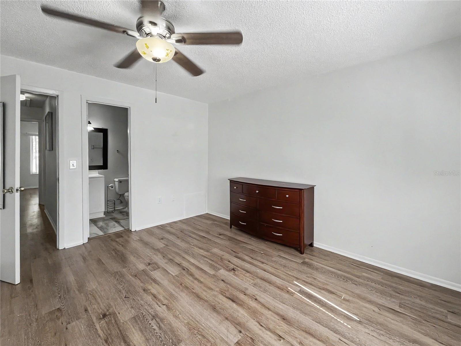Image 9 of 22 For 2752 Hidden Lake Boulevard 2752