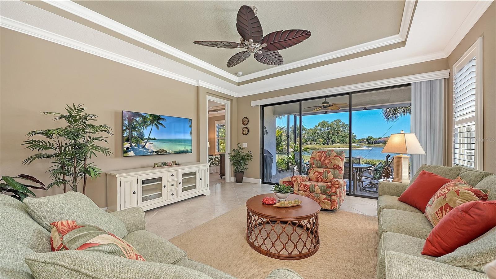 Listing photo id 12 for 5708 Puccini Street