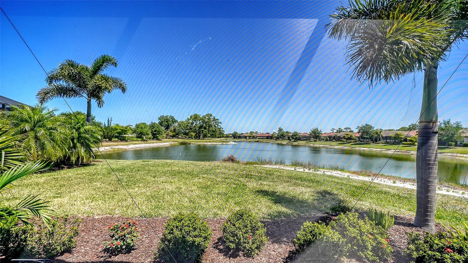 Listing photo id 17 for 5708 Puccini Street