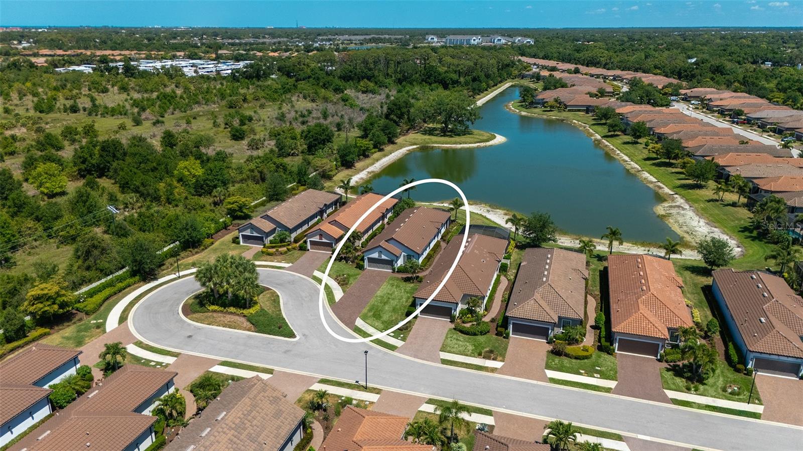 Listing photo id 0 for 5708 Puccini Street