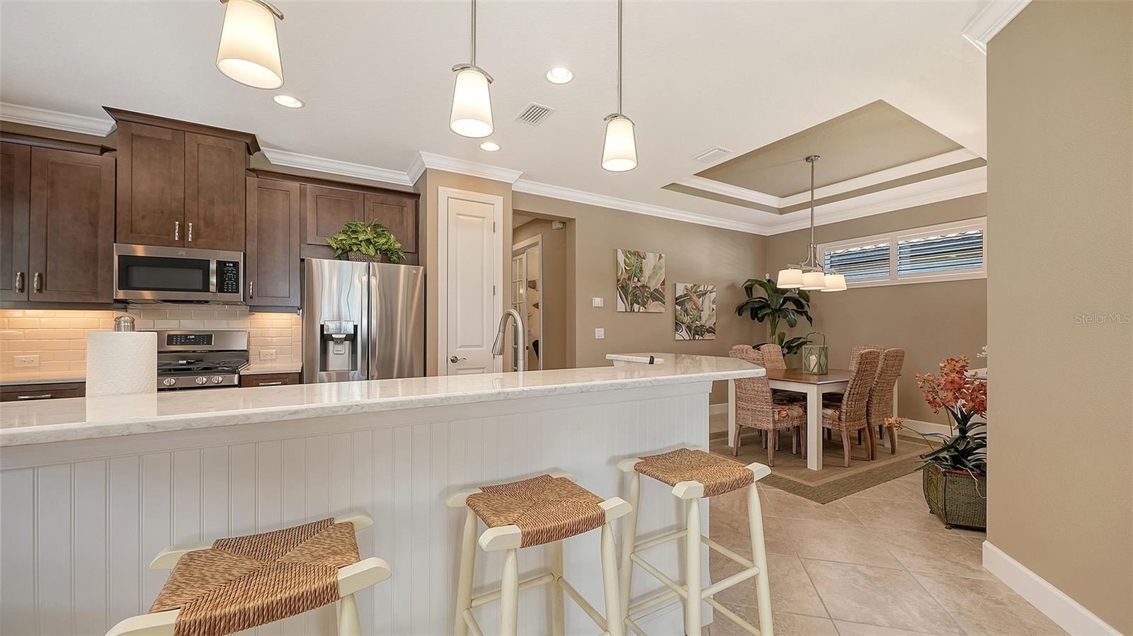 Listing photo id 21 for 5708 Puccini Street