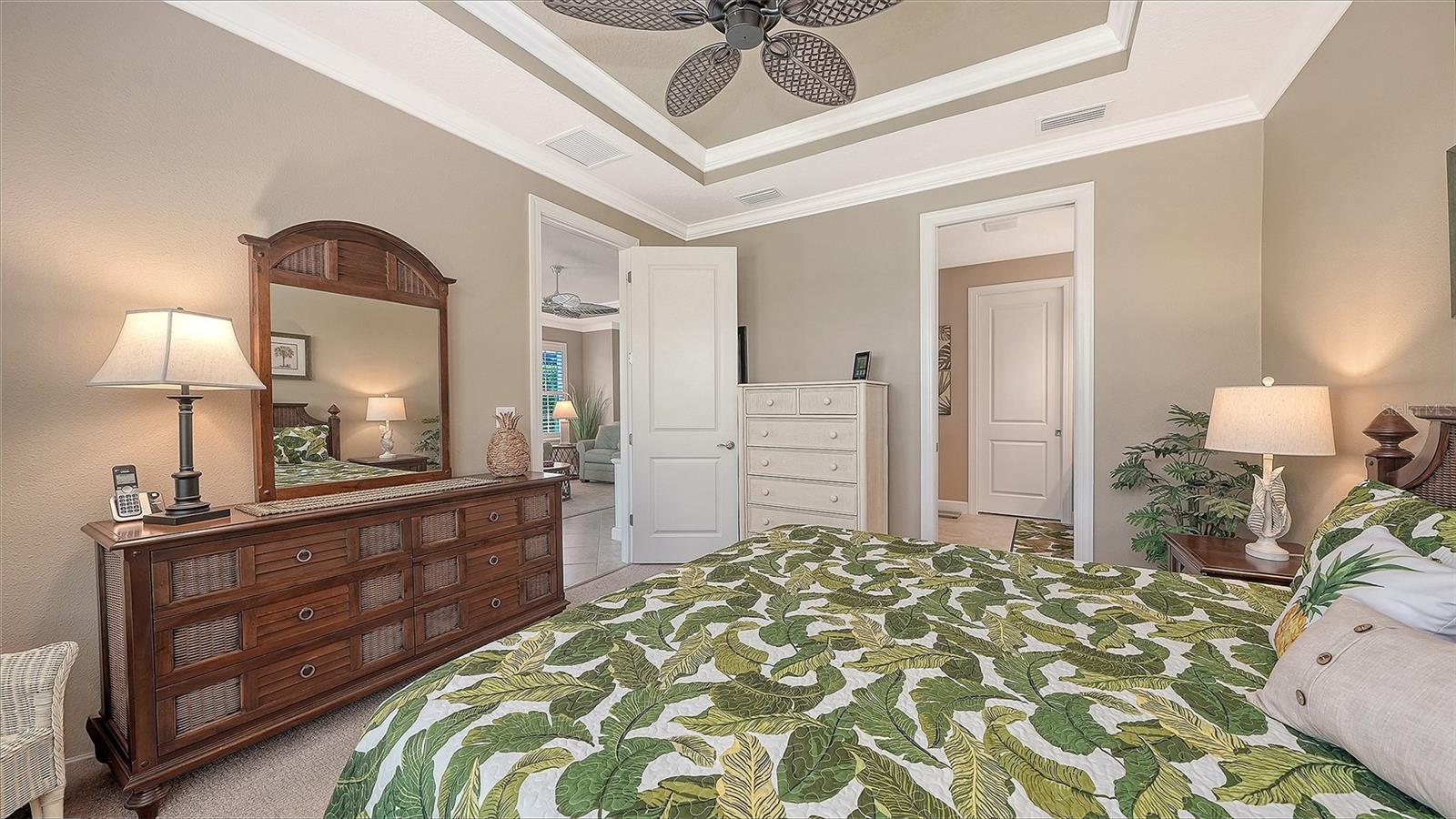 Listing photo id 32 for 5708 Puccini Street