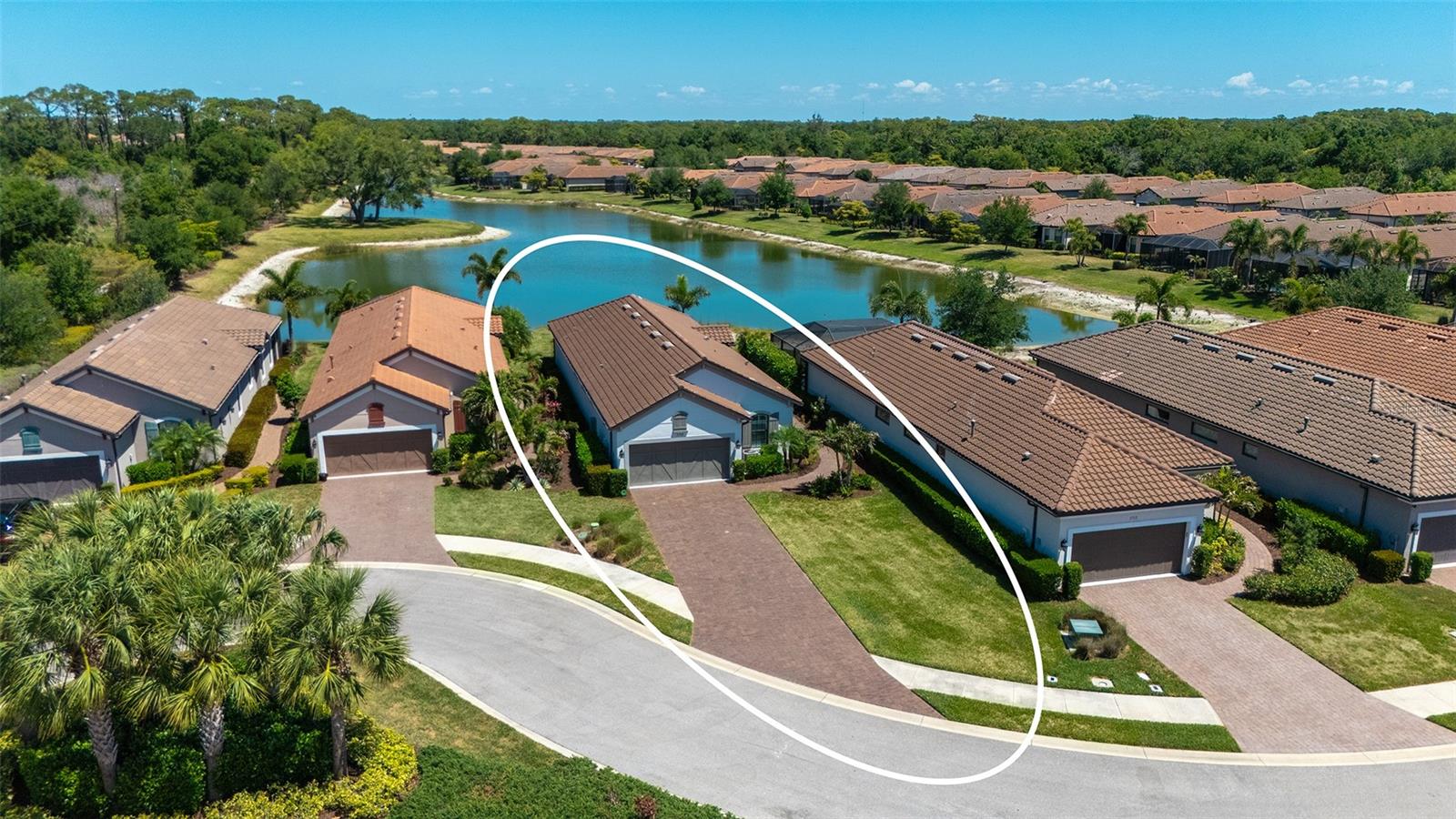 Listing photo id 2 for 5708 Puccini Street