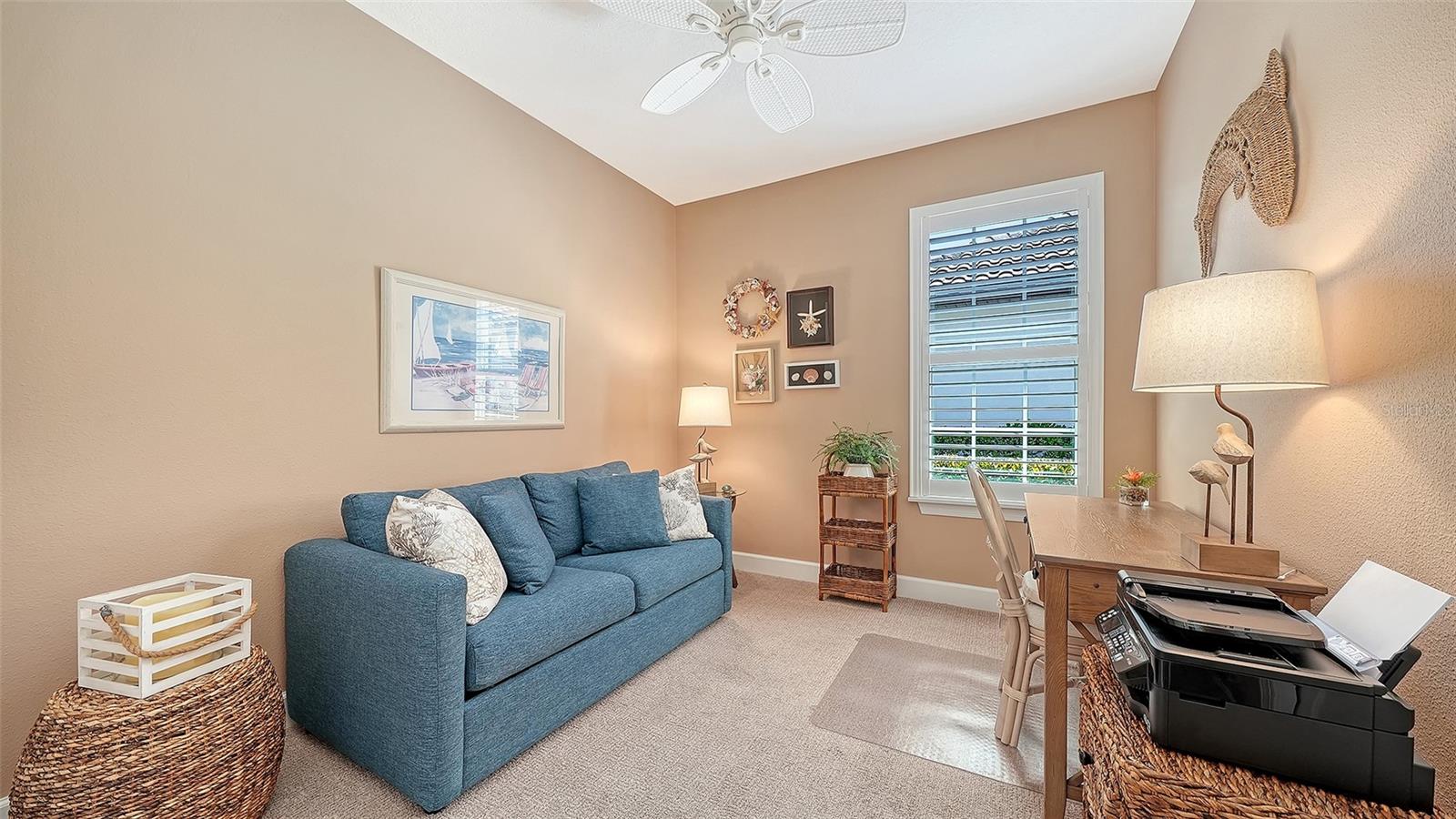 Listing photo id 38 for 5708 Puccini Street