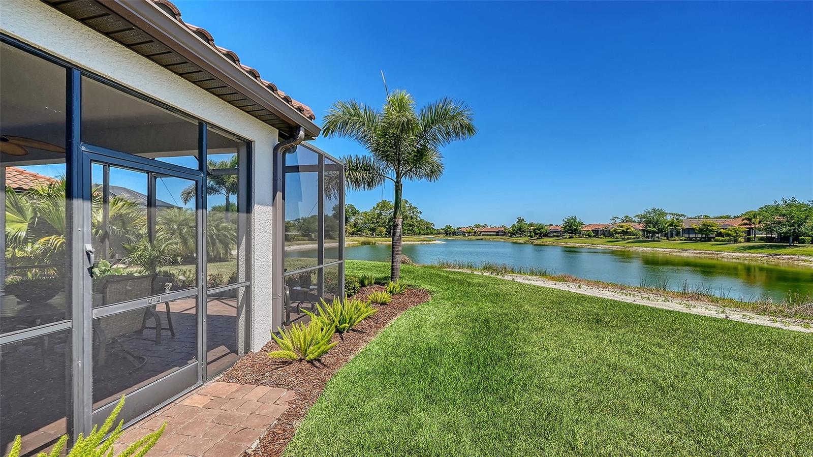 Listing photo id 46 for 5708 Puccini Street