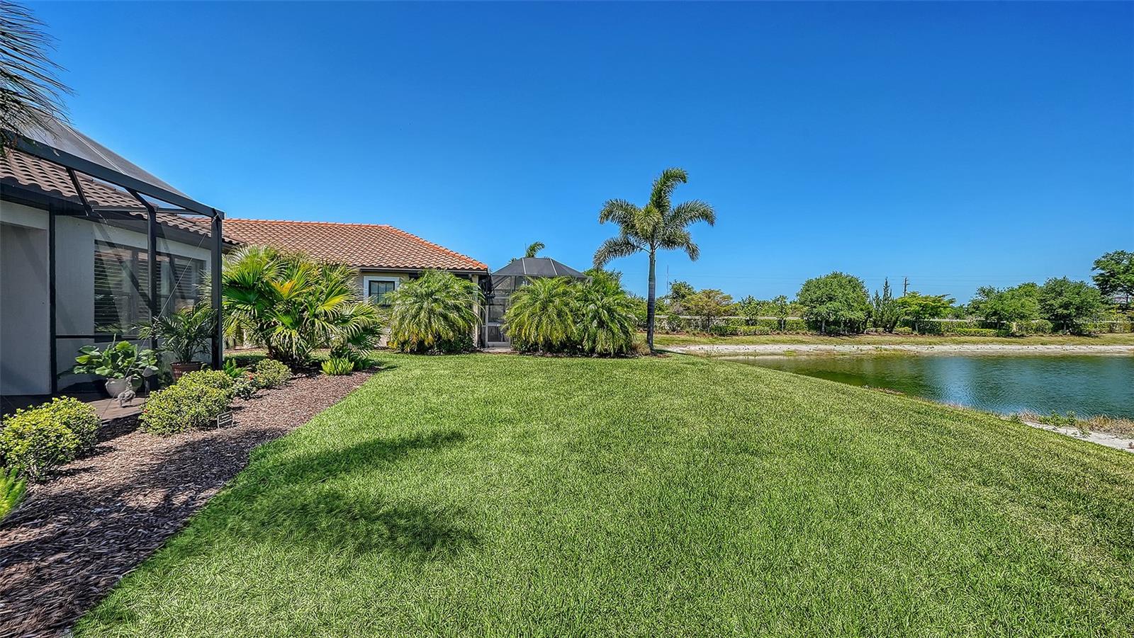 Listing photo id 47 for 5708 Puccini Street