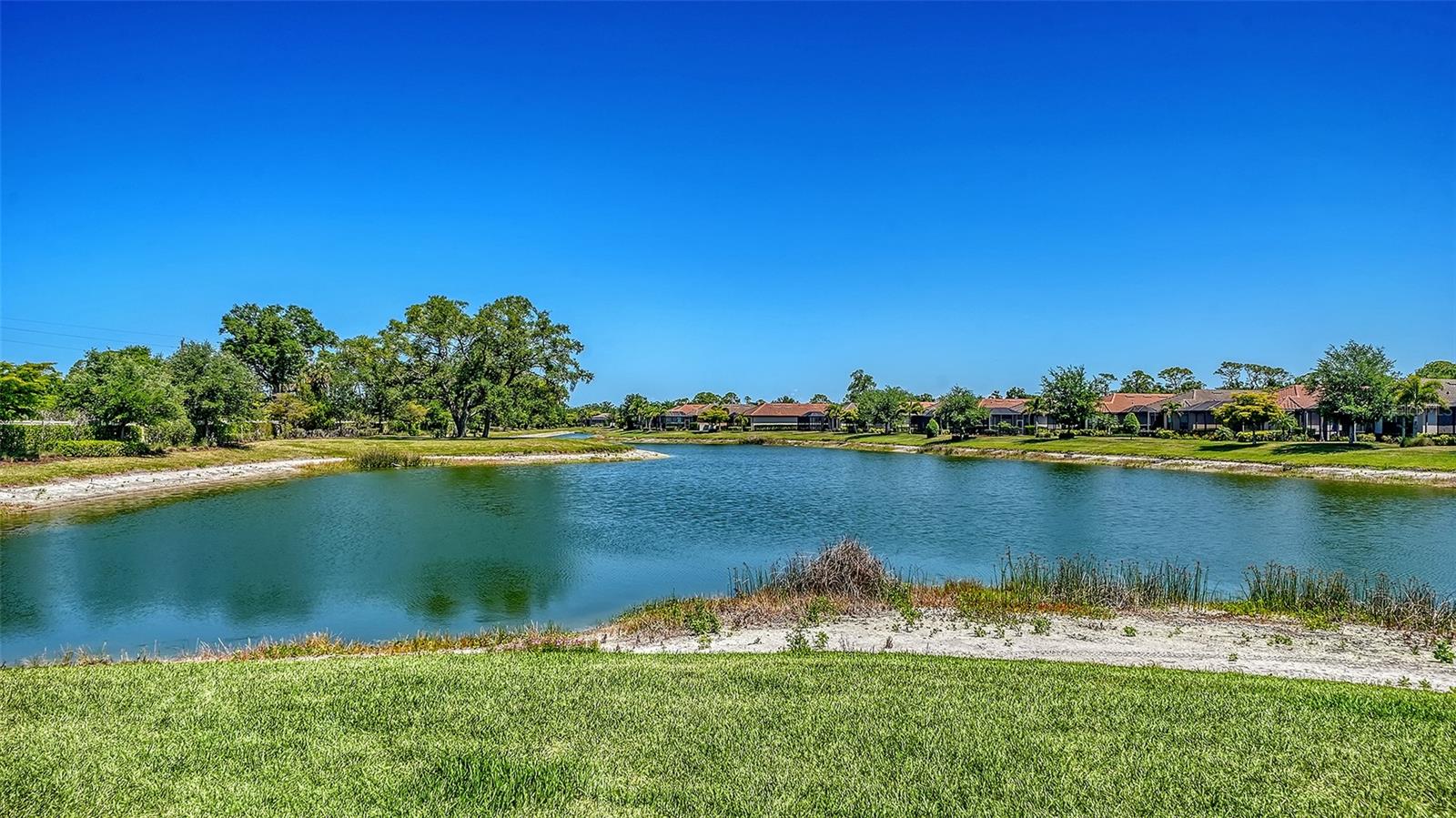 Listing photo id 51 for 5708 Puccini Street