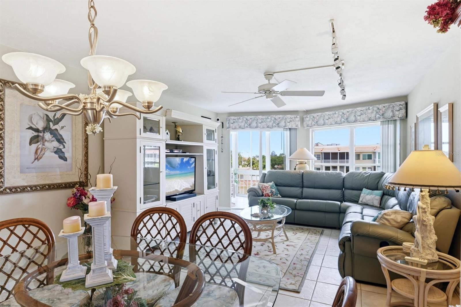 Image 10 of 58 For 1215 Portofino Drive 406